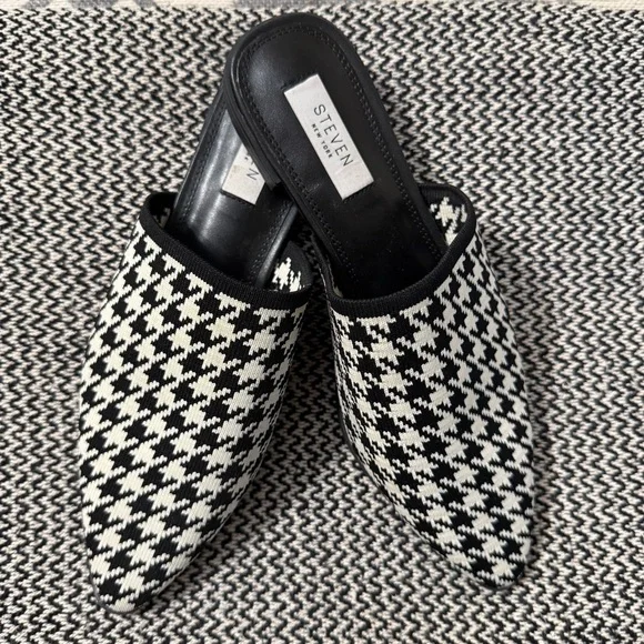 Steve Madden Black and White Houndstooth Mules - Picture 1 of 10